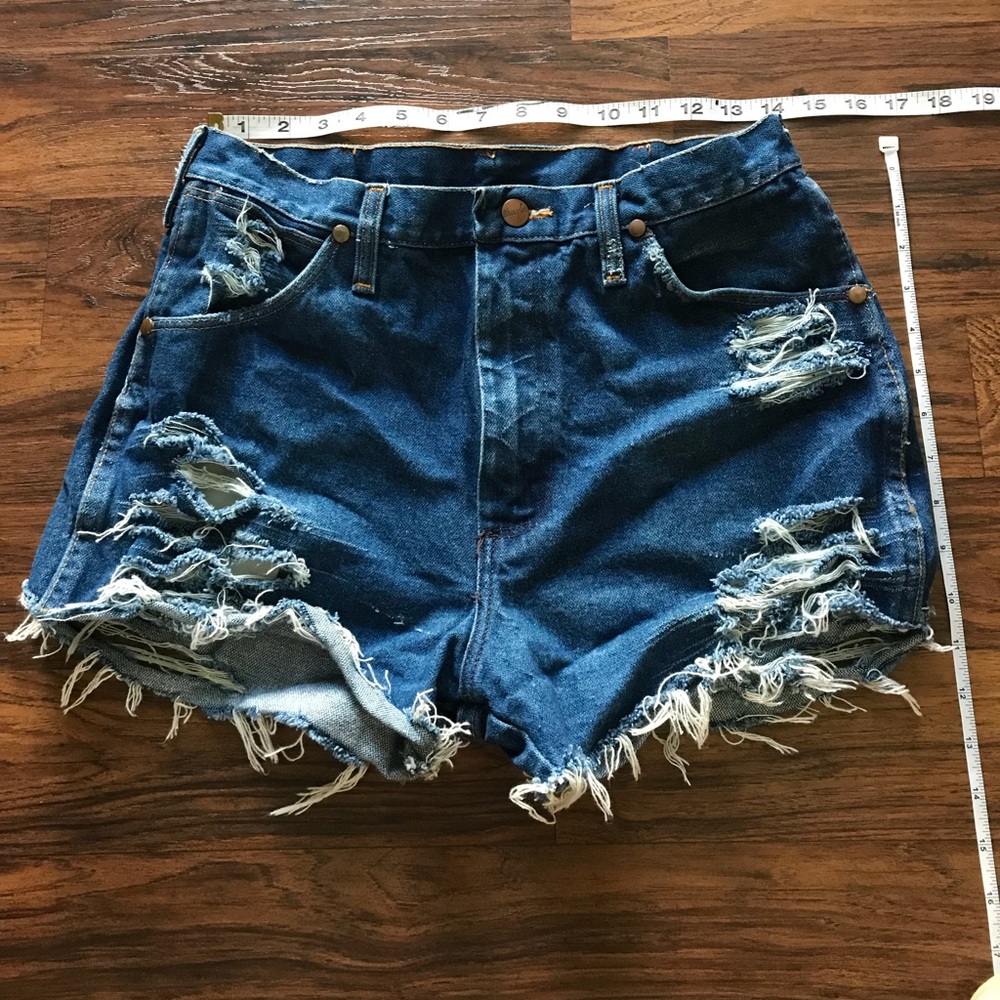 Vintage Wrangler cut offs/high waisted jean shorts